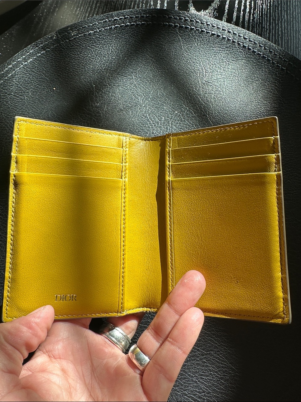 Men Accessories Subcategory Classification - Picture 3 of 3